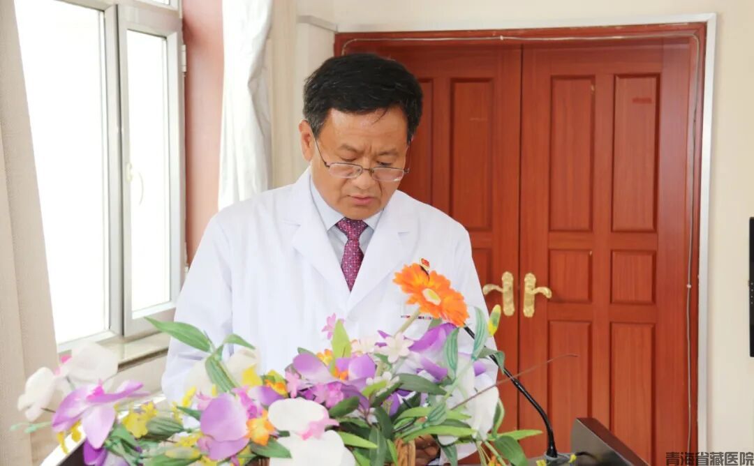 党员大会辛书记.jpg